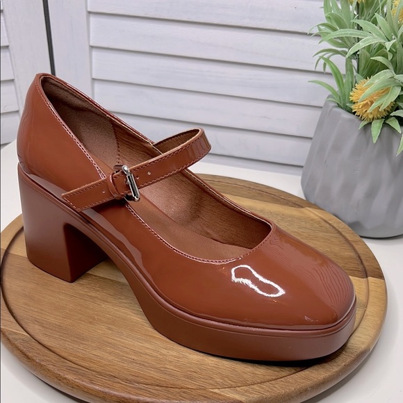 Chunky Heel Baby Doll Mary Jane Brown Patent Shoes Size 10 / 40 Cider - Picture 1 of 13